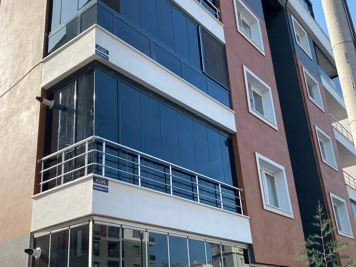 Akhisar cam balkon uygulaması – apartman cephesinde balkon kapatma – ADA Cam Balkon Sistemleri