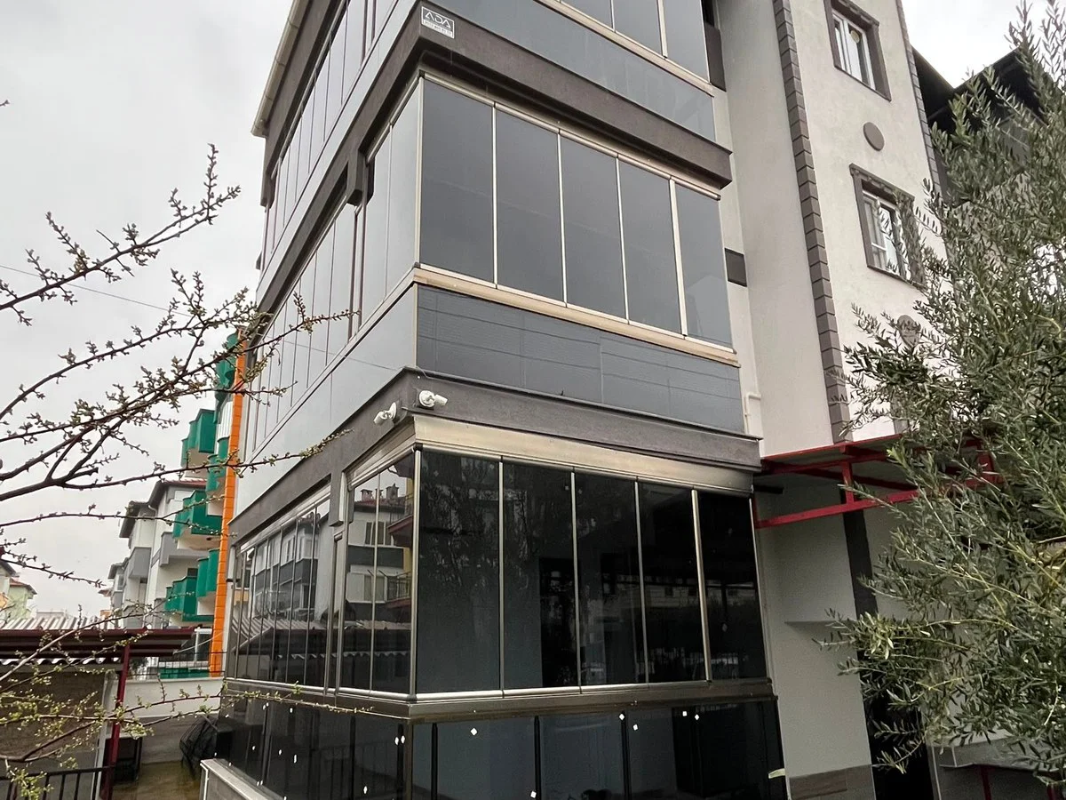 Akhisar teras kapatma uygulaması – ADA Cam Balkon Sistemleri